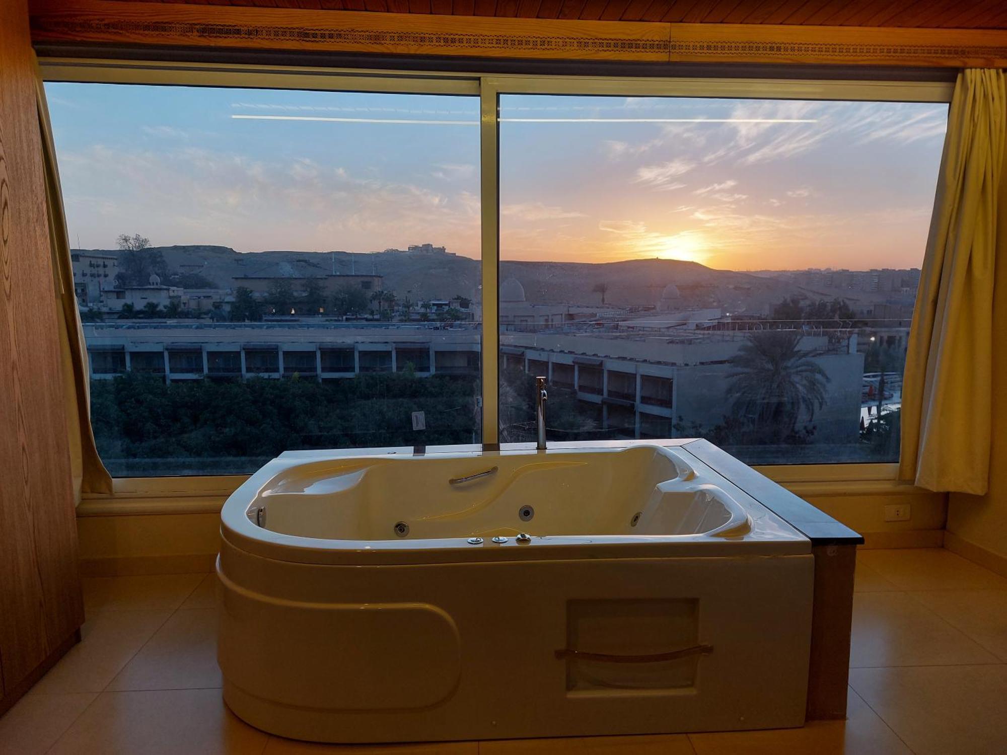 Doudou Pyramids View Hotel Kafret el-Gabal Buitenkant foto