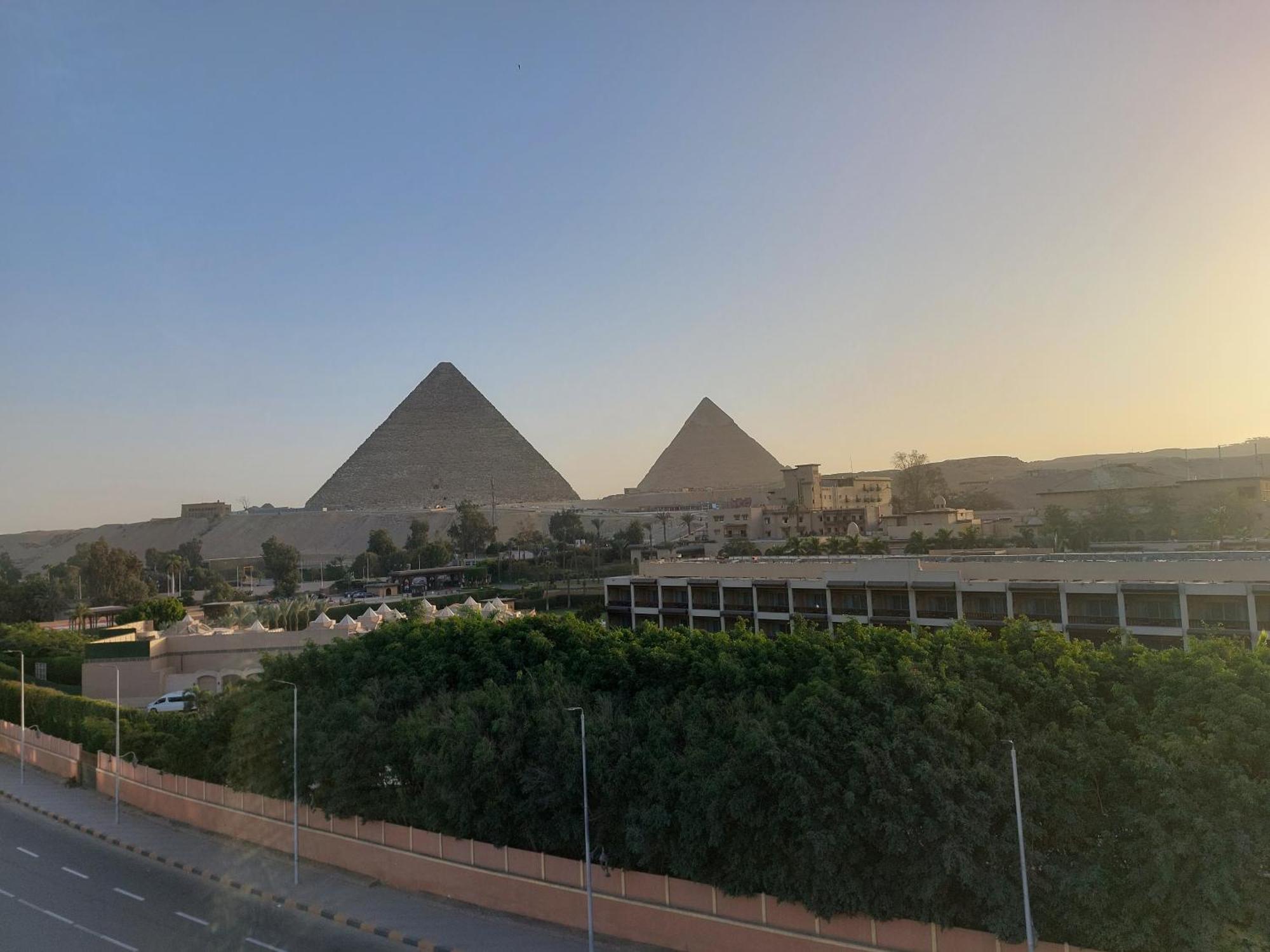 Doudou Pyramids View Hotel Kafret el-Gabal Buitenkant foto