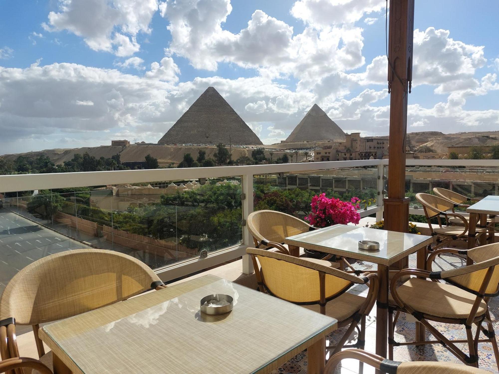 Doudou Pyramids View Hotel Kafret el-Gabal Buitenkant foto