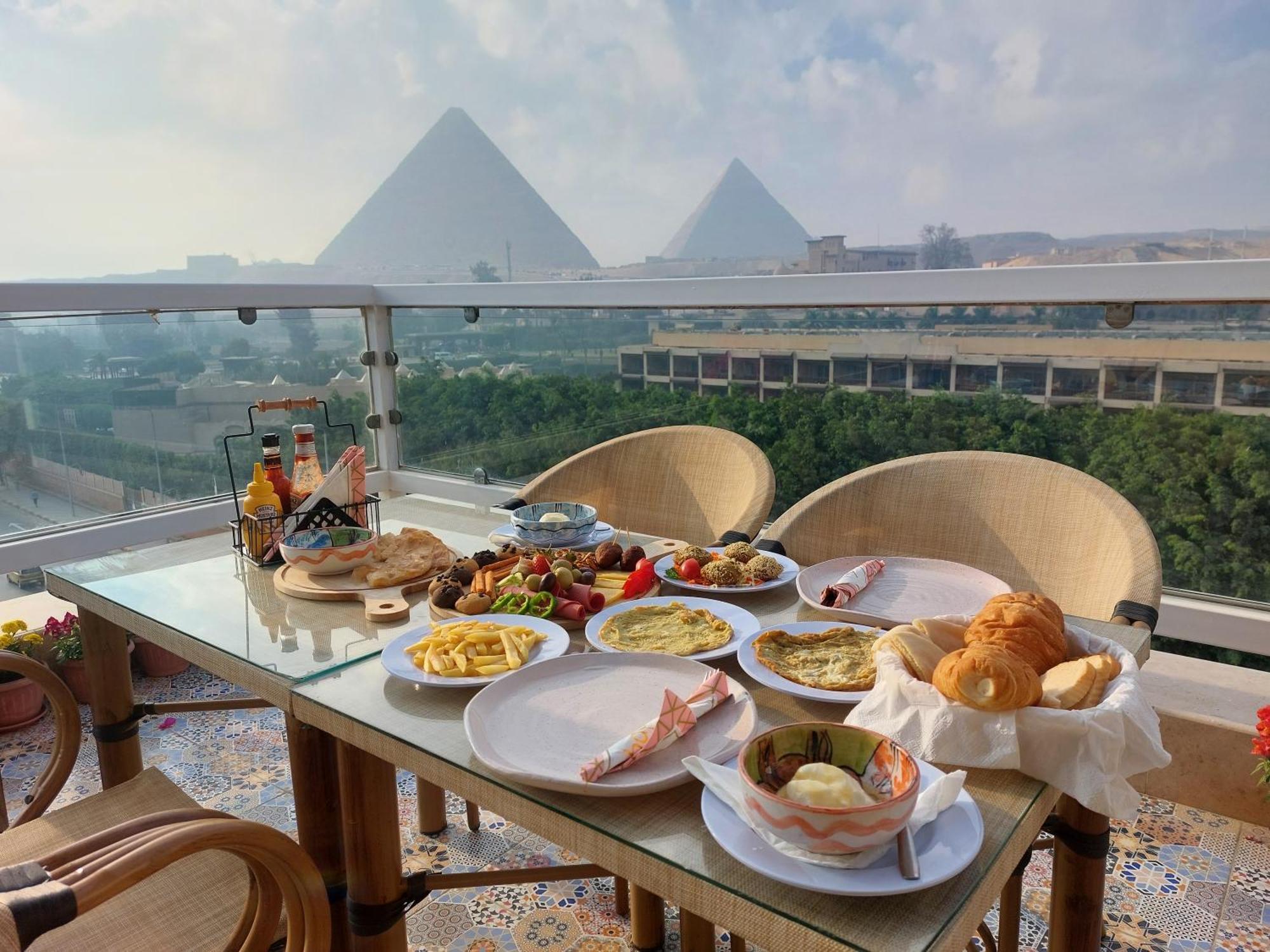 Doudou Pyramids View Hotel Kafret el-Gabal Buitenkant foto