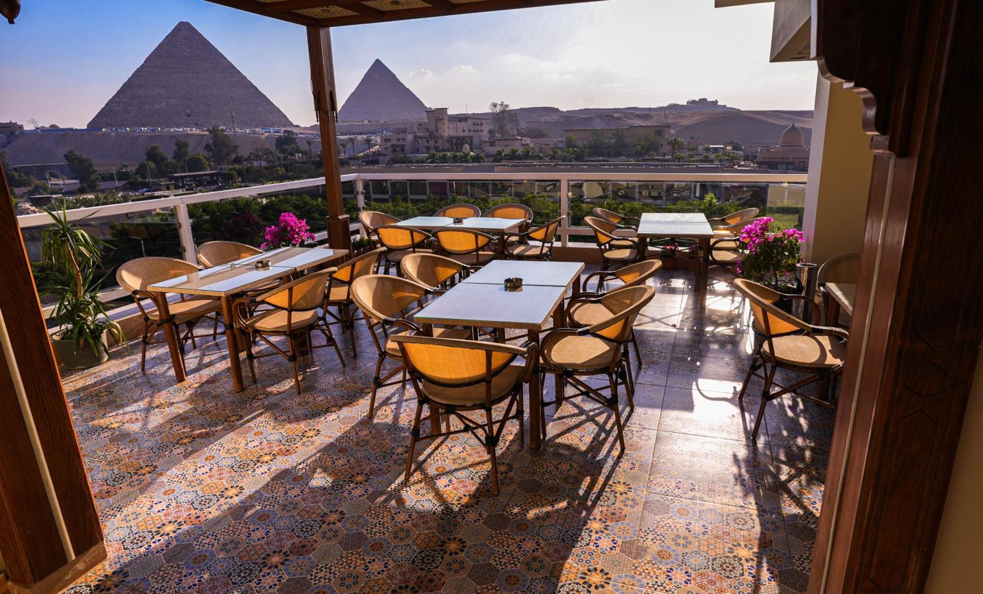 Doudou Pyramids View Hotel Kafret el-Gabal Buitenkant foto