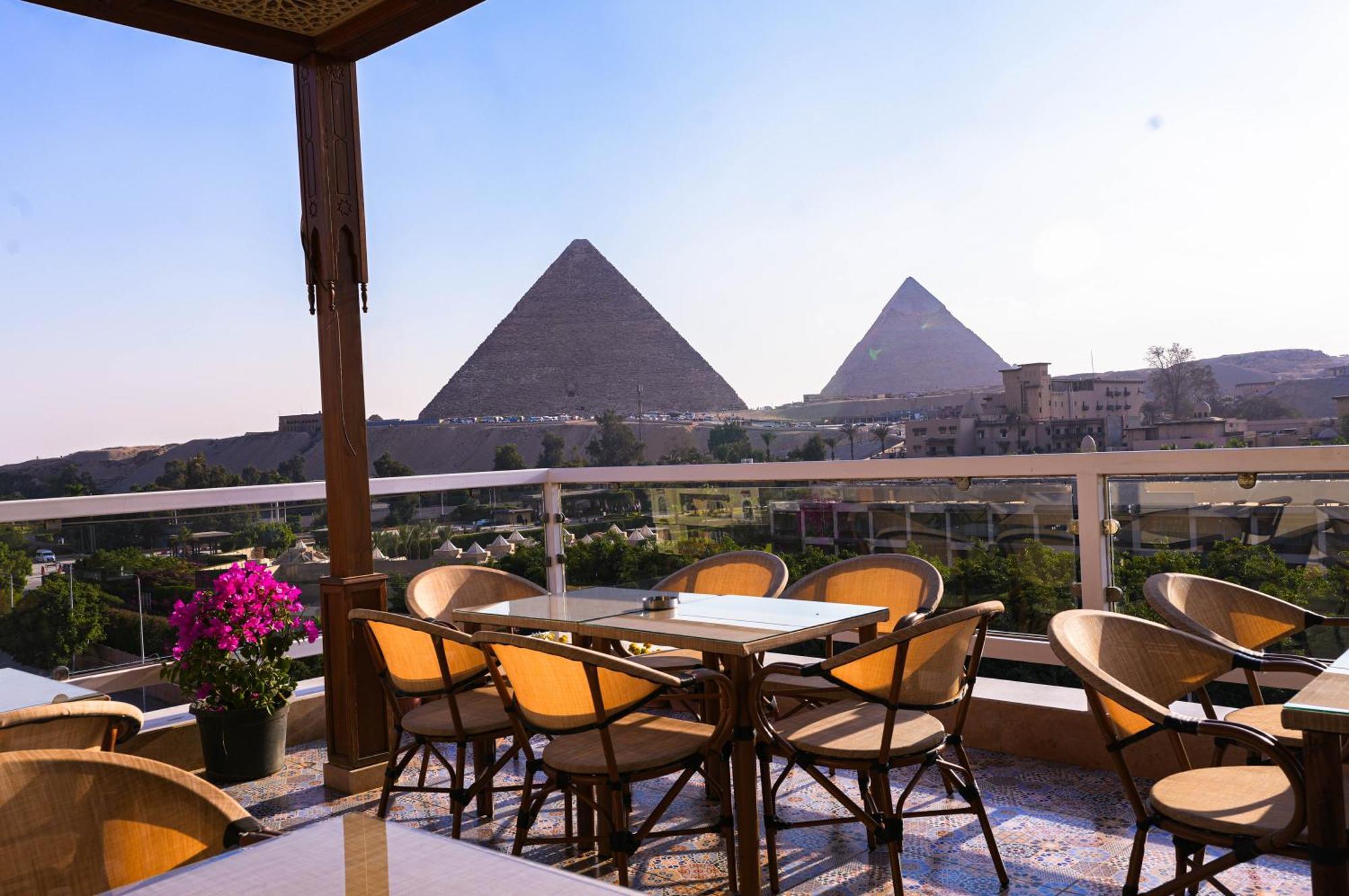 Doudou Pyramids View Hotel Kafret el-Gabal Buitenkant foto