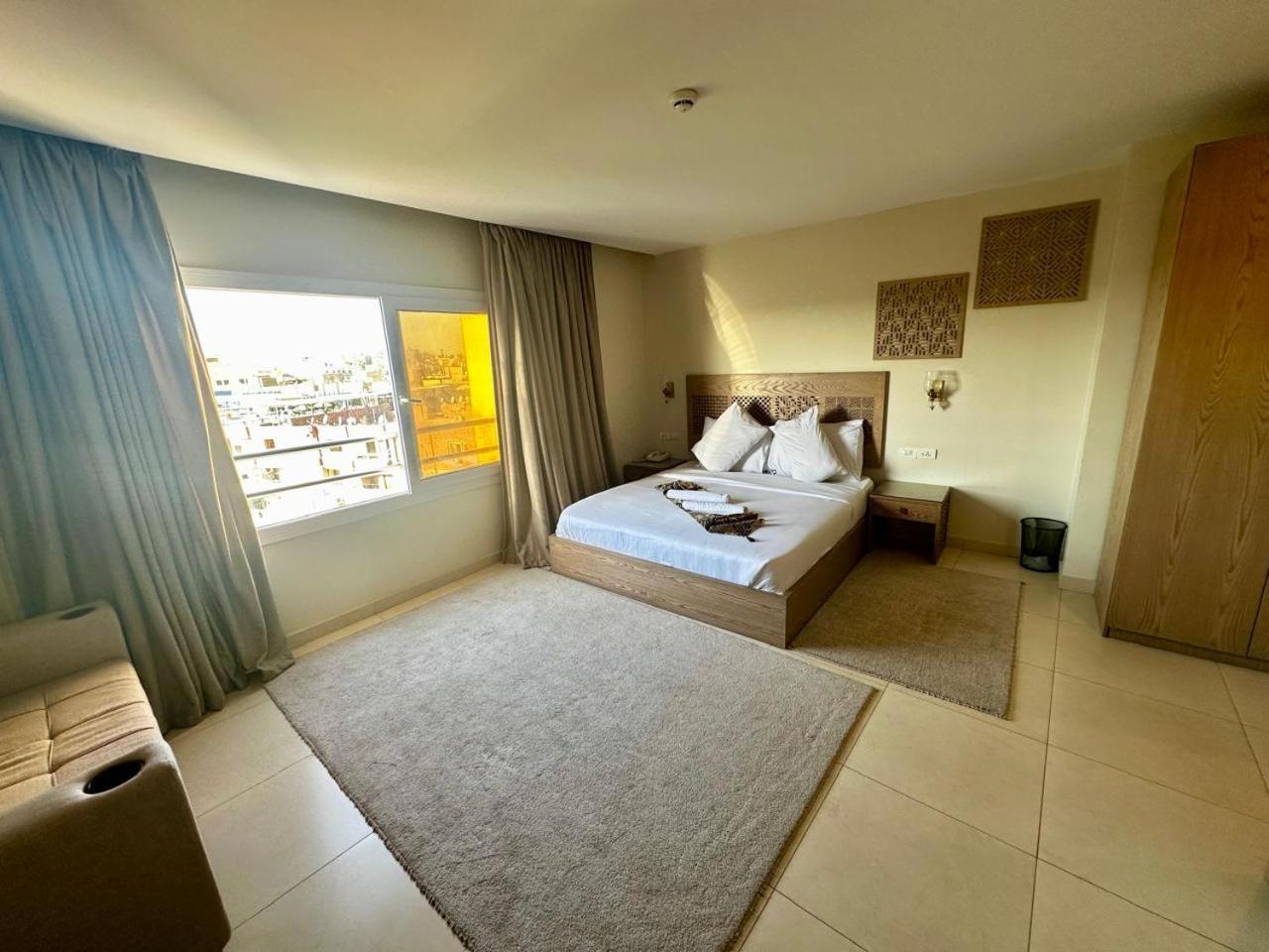 Doudou Pyramids View Hotel Kafret el-Gabal Buitenkant foto